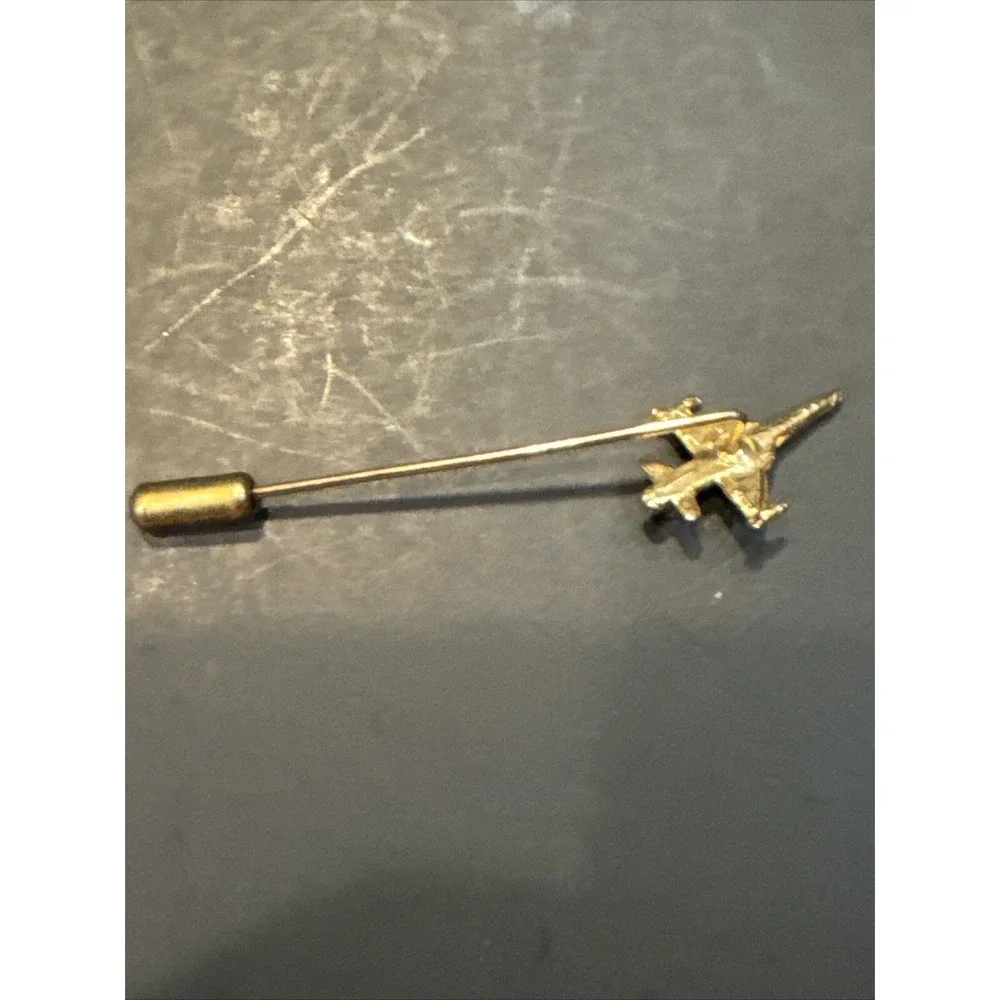 2 Vintage Gold Tone & Enamel Airplane Passenger Plane Tie  Tack Lapel Hat‎ Pin